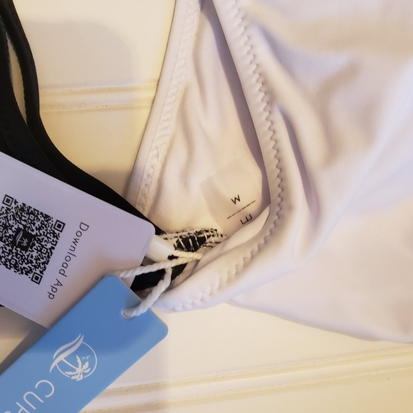 Cupshe Black and White Bathing Suit - Picture 3 of 4